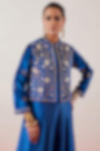 Blue Velvet Resham & Zari Embroidered Front-Open Short Jacket by Anantaa By Roohi Trehan at Pernia's Pop Up Shop
