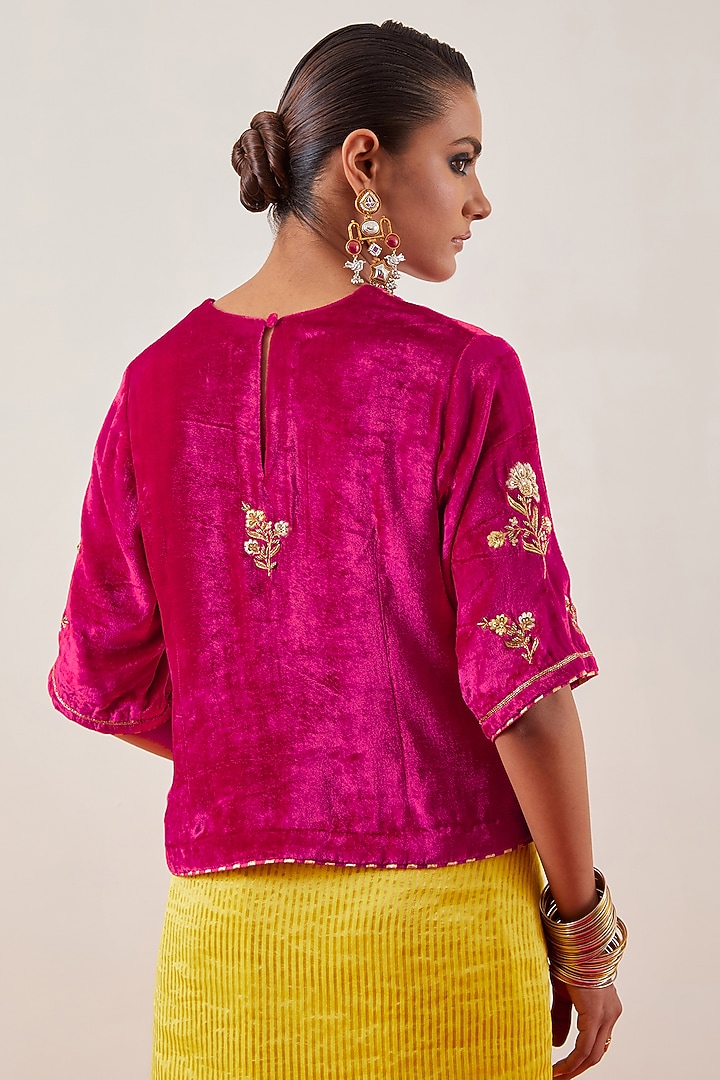 Magenta Velvet Cutdana Embroidered Blouse by Anantaa By Roohi Trehan at Pernia's Pop Up Shop