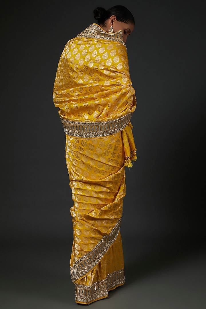 Yellow Banarasi Silk Hand Embroidered Reception Saree Set by Anita Dongre at Pernia's Pop Up Shop