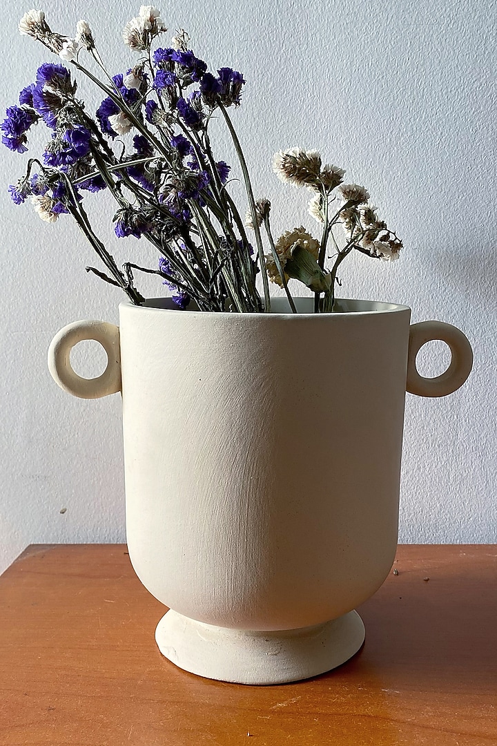 Off-White Scandi Minimal Vase by Andneat