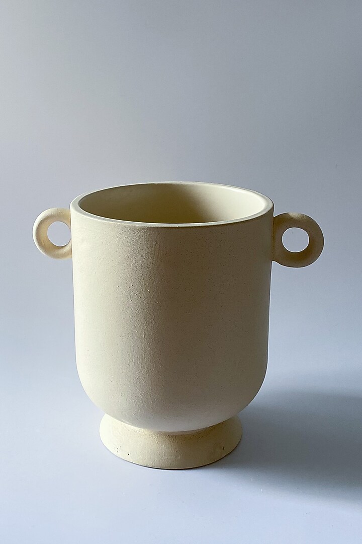 Off-White Scandi Minimal Vase by Andneat at Pernia's Pop Up Shop