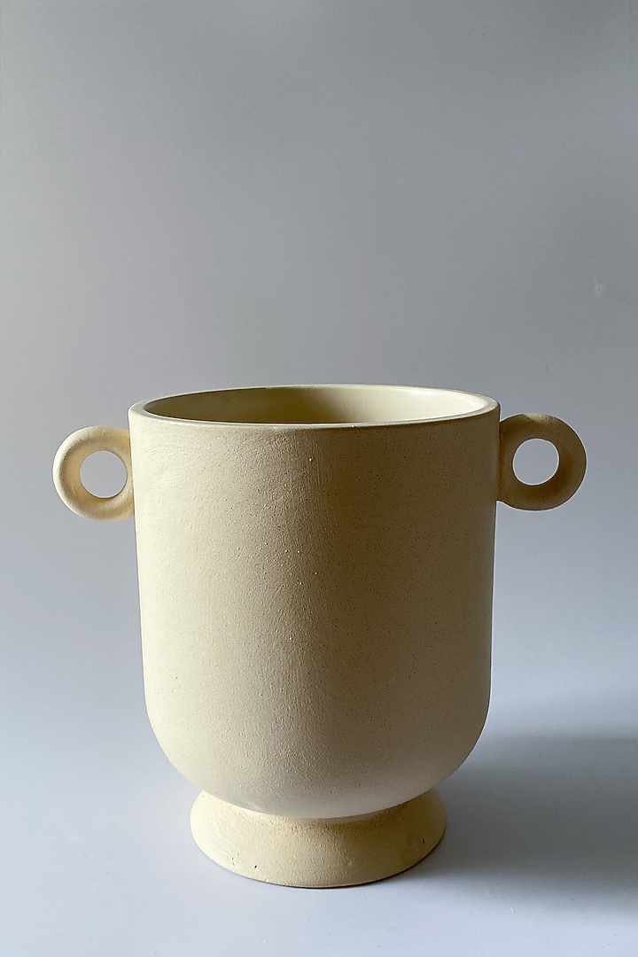 Off-White Scandi Minimal Vase by Andneat at Pernia's Pop Up Shop