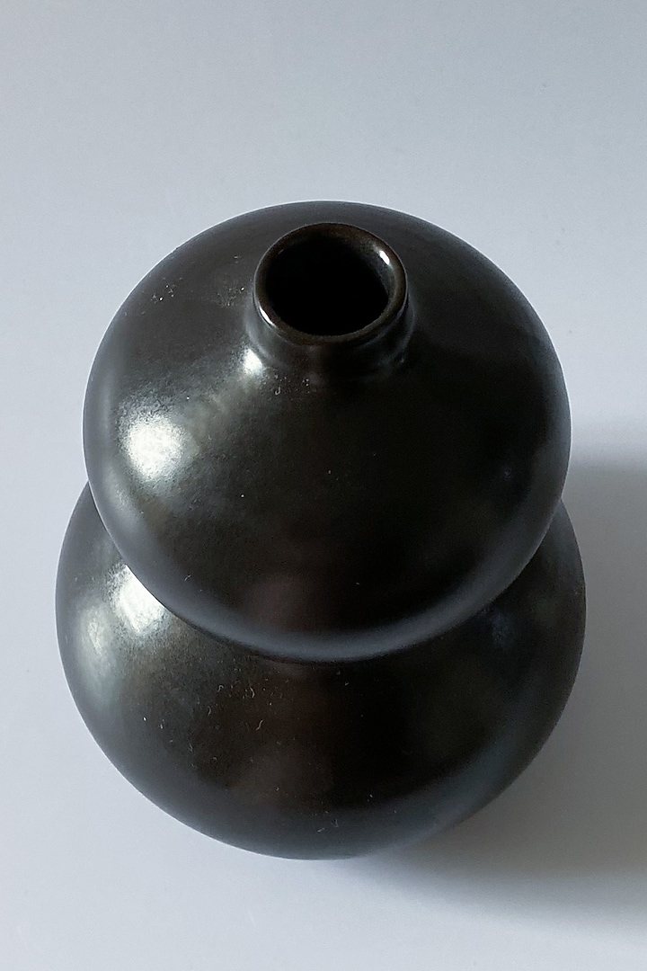 Black Ceramic Hobo Vase by Andneat at Pernia's Pop Up Shop