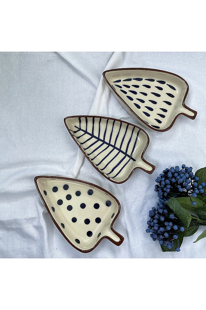 Off-White Ceramic Hand Painted Leaf Bowl Set by Andneat