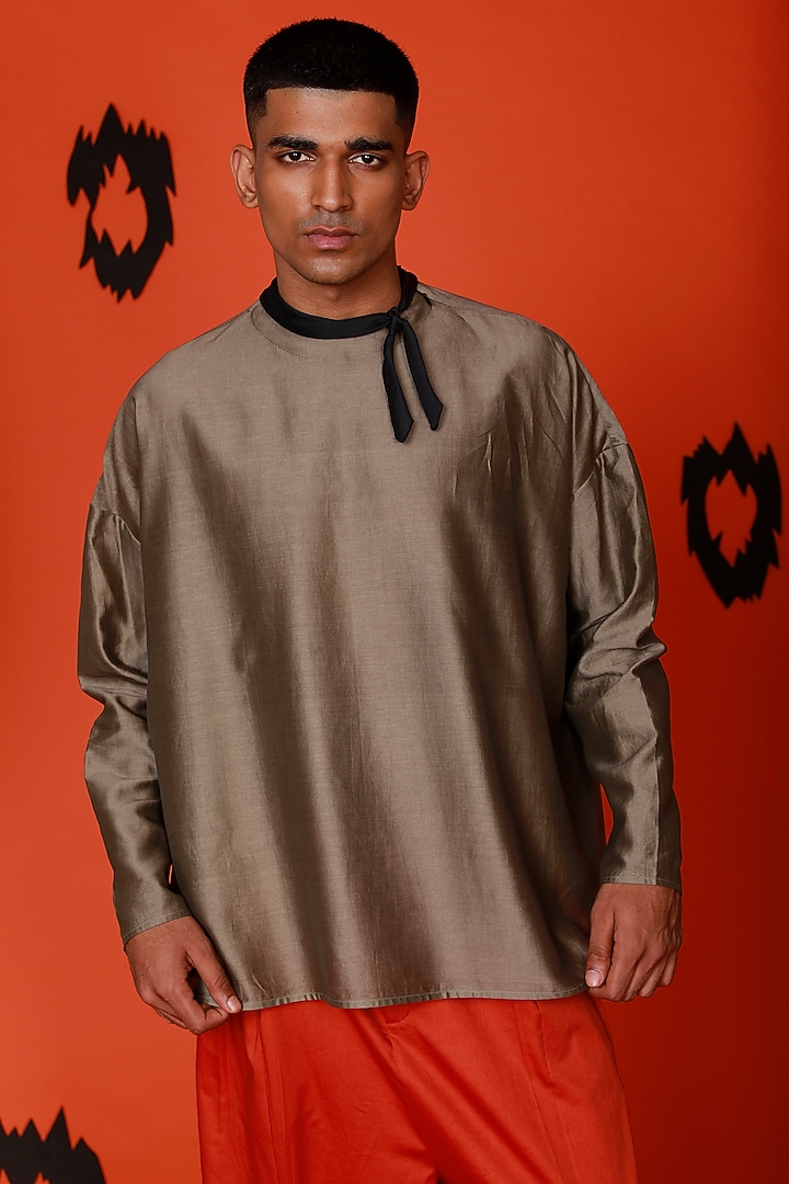 Mud Green Cotton Silk Short Kurta by Antar Agni Men at Pernia's Pop Up Shop
