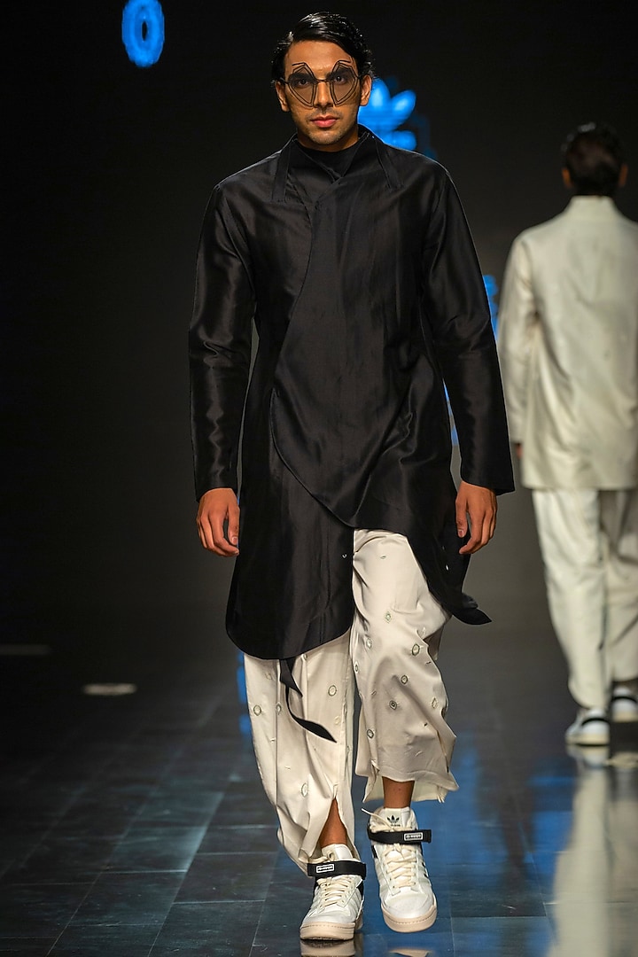 Black Cotton Silk Kurta by Antar Agni Men at Pernia's Pop Up Shop