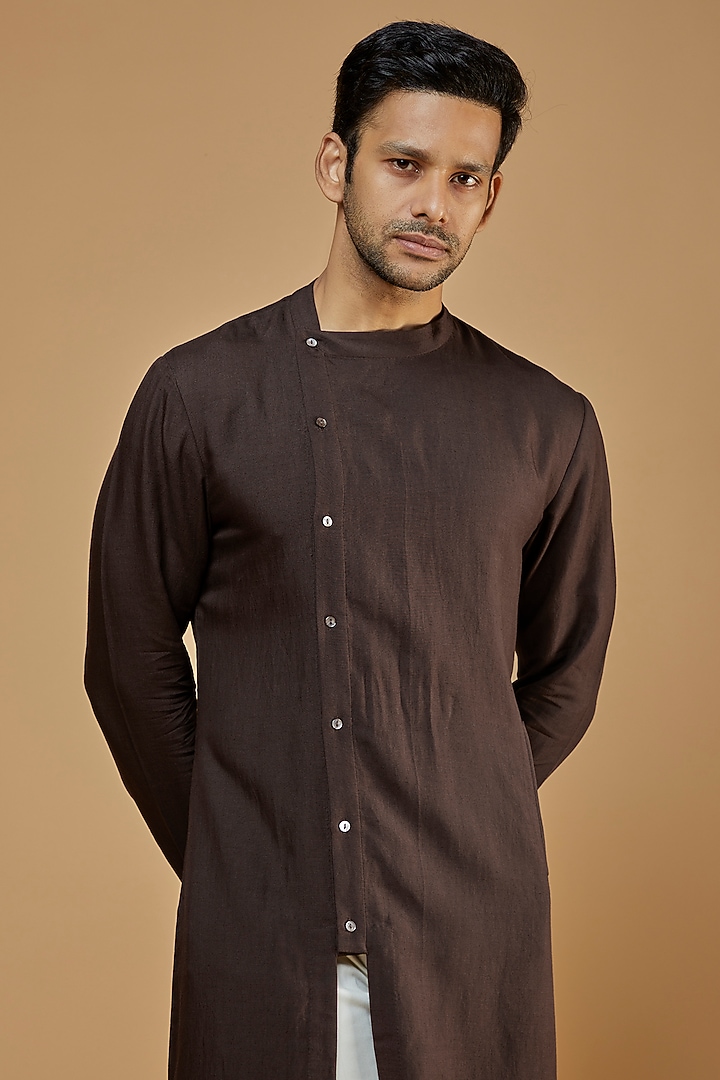 Dark Brown Linen Blend Slit Kurta by Antar Agni Men at Pernia's Pop Up Shop