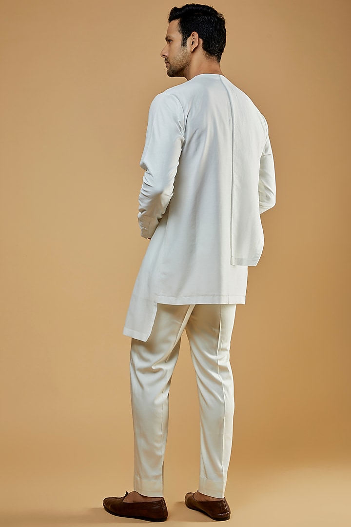 Off-White Cotton Silk Kurta by Antar Agni Men at Pernia's Pop Up Shop