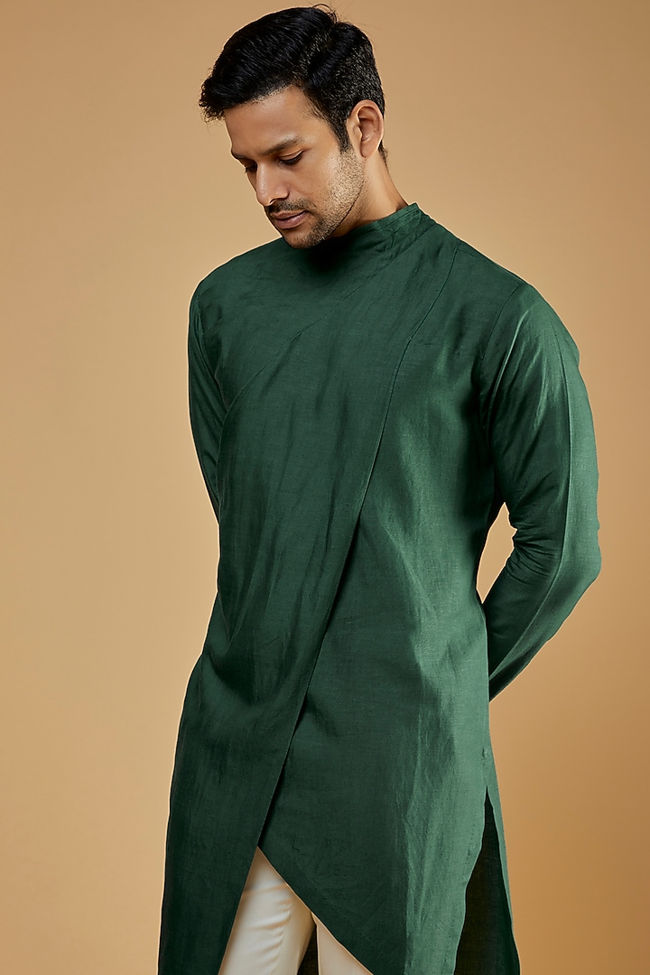 Pine Green Linen Blend Kurta by Antar Agni Men at Pernia's Pop Up Shop