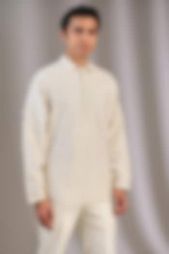 Ivory Cotton Silk Emboidered Short Kurta by Antar Agni Men at Pernia's Pop Up Shop