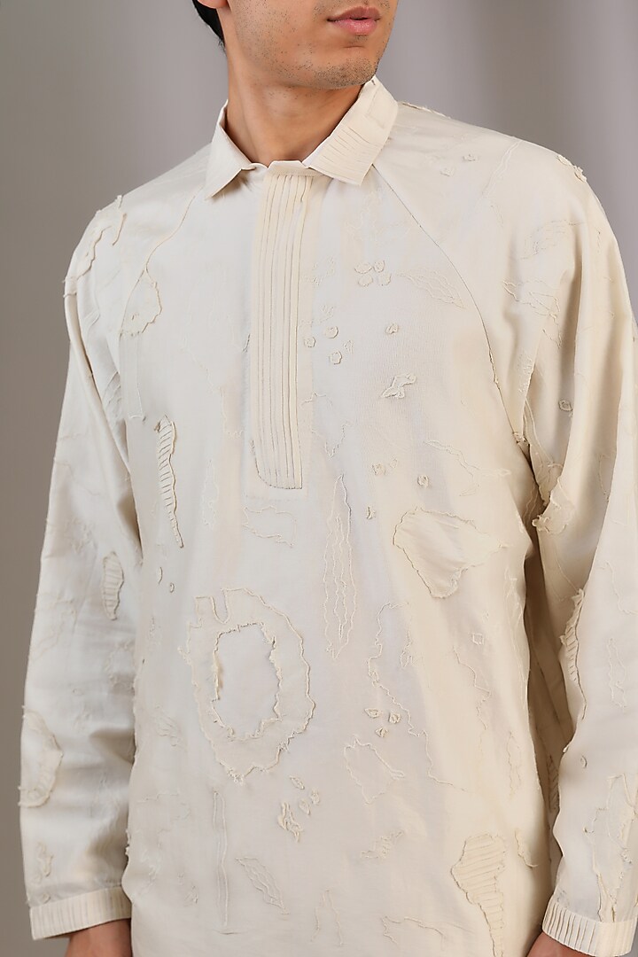 Ivory Cotton Silk Emboidered Short Kurta by Antar Agni Men at Pernia's Pop Up Shop