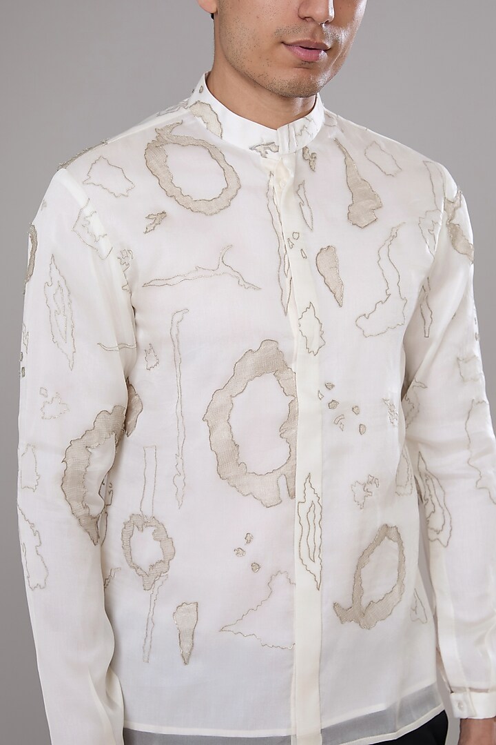 White Organza Satin Emboidered Short Kurta by Antar Agni Men at Pernia's Pop Up Shop