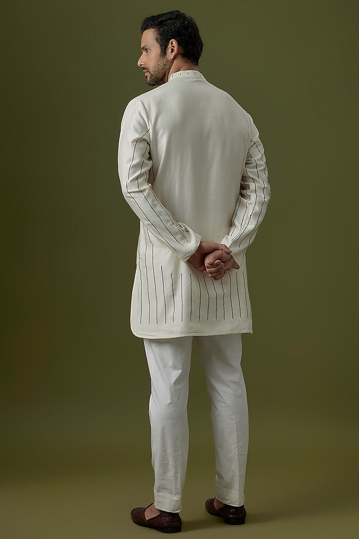 Ivory Cotton Silk Thread Embroidered Kurta by Antar Agni Men at Pernia's Pop Up Shop