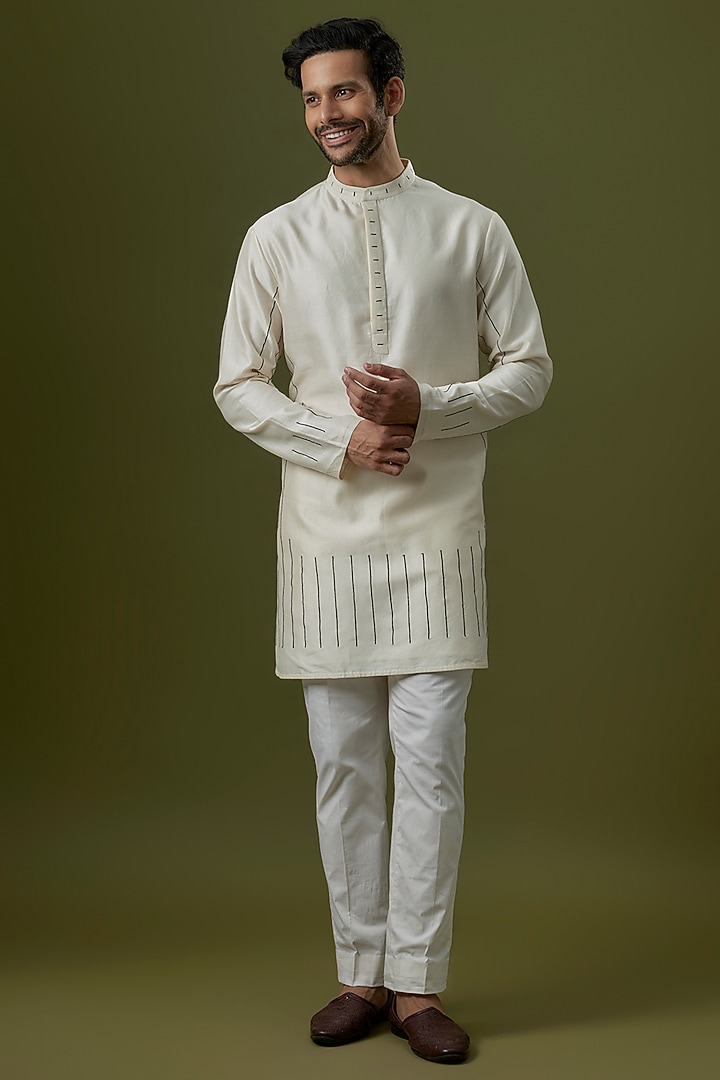 Ivory Cotton Silk Thread Embroidered Kurta by Antar Agni Men at Pernia's Pop Up Shop