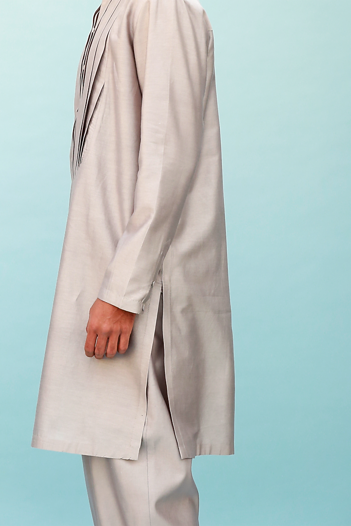 Light Grey Kurta With Gathered Yoke by Antar Agni Men at Pernia's Pop Up Shop