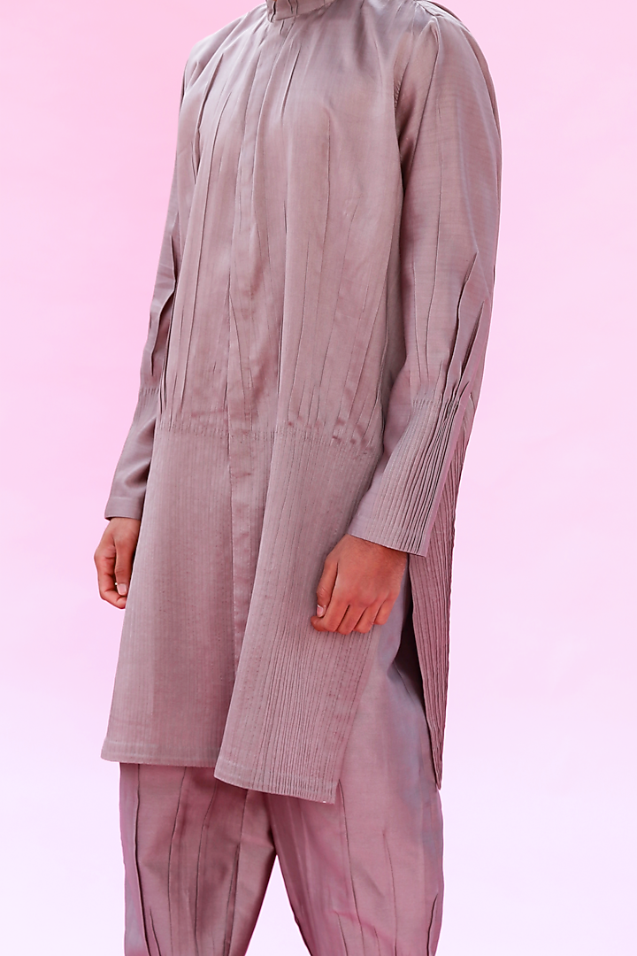 Grey Cotton Silk Smocked Kurta by Antar Agni Men at Pernia's Pop Up Shop