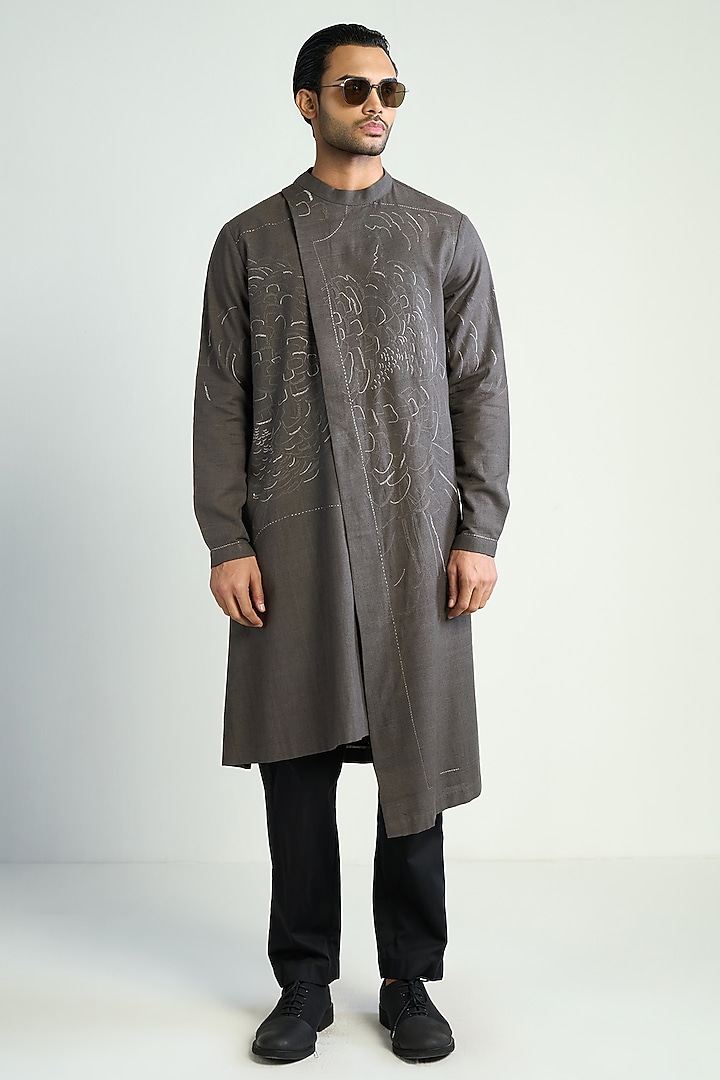 Grey Handwoven Cotton Embroidered Kurta by Antar Agni Men at Pernia's Pop Up Shop