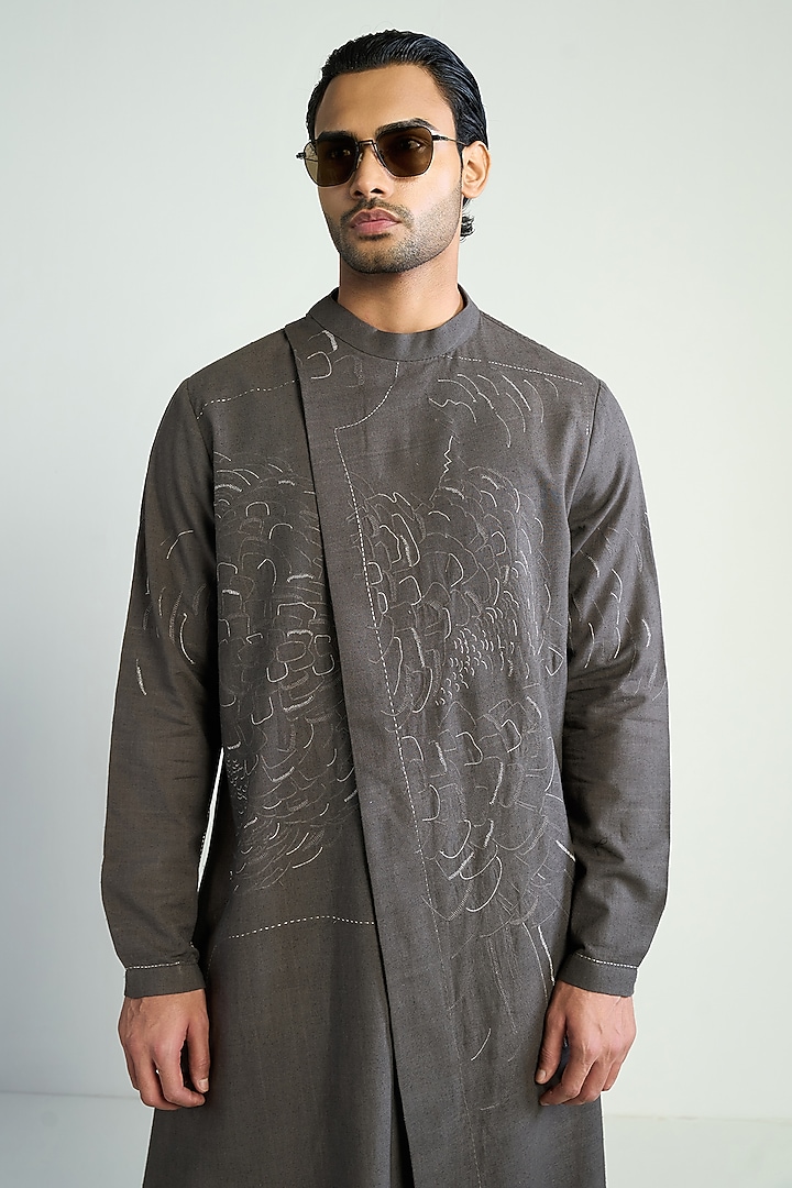 Grey Handwoven Cotton Embroidered Kurta by Antar Agni Men at Pernia's Pop Up Shop