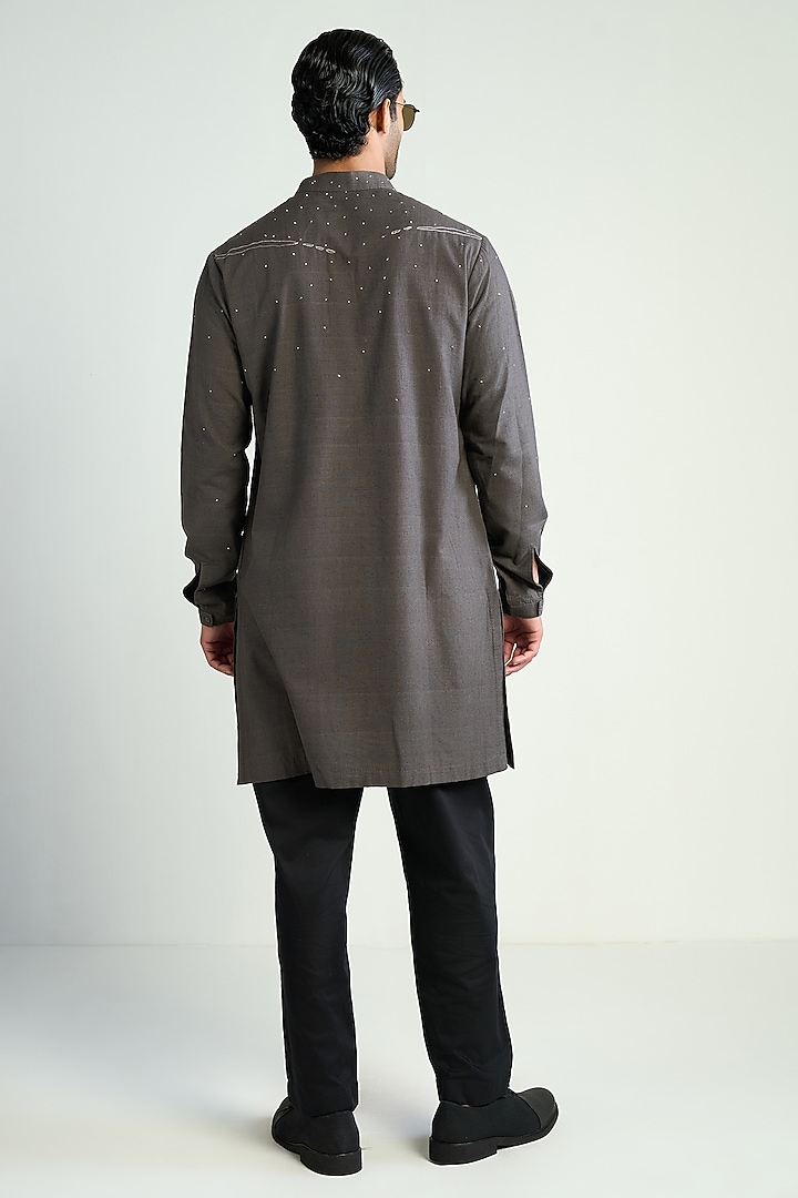 Grey Handwoven Cotton Embroidered Kurta by Antar Agni Men at Pernia's Pop Up Shop
