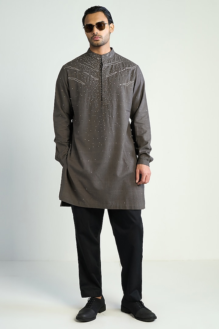 Grey Handwoven Cotton Embroidered Kurta by Antar Agni Men at Pernia's Pop Up Shop