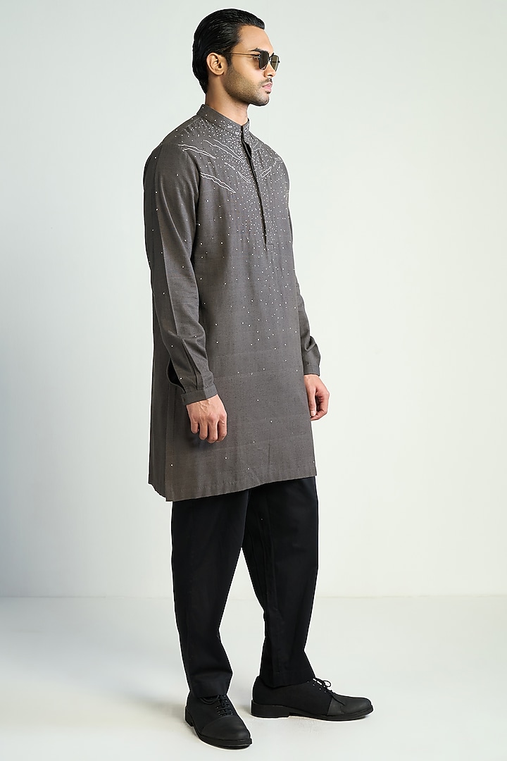 Grey Handwoven Cotton Embroidered Kurta by Antar Agni Men at Pernia's Pop Up Shop