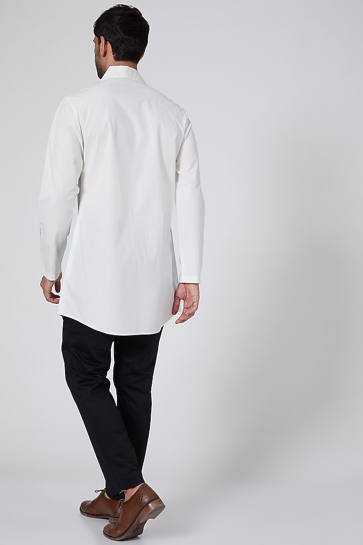 White Layered Kurta With Mandarin Collar by Antar Agni Men at Pernia's Pop Up Shop