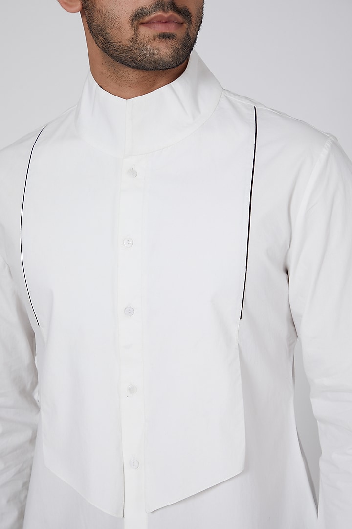 White Layered Kurta With Mandarin Collar by Antar Agni Men at Pernia's Pop Up Shop