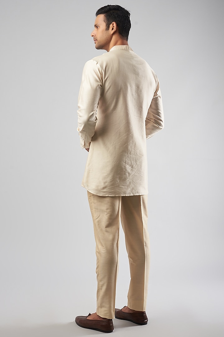 Ivory Cotton Silk Pleated Short Kurta by Antar Agni Men at Pernia's Pop Up Shop