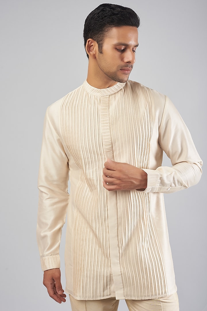 Ivory Cotton Silk Pleated Short Kurta by Antar Agni Men at Pernia's Pop Up Shop