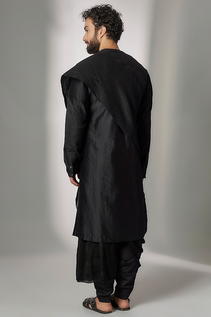 Black Cotton Draped Kurta by Antar Agni Men at Pernia's Pop Up Shop
