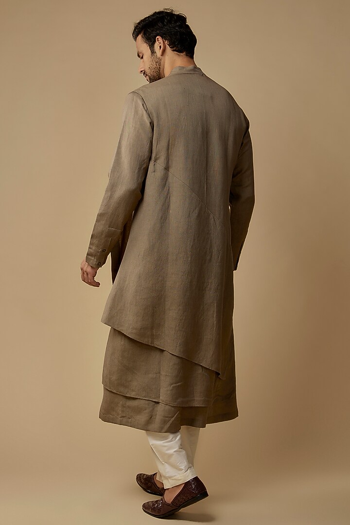 Mud Green Linen Blend Kurta by Antar Agni Men at Pernia's Pop Up Shop