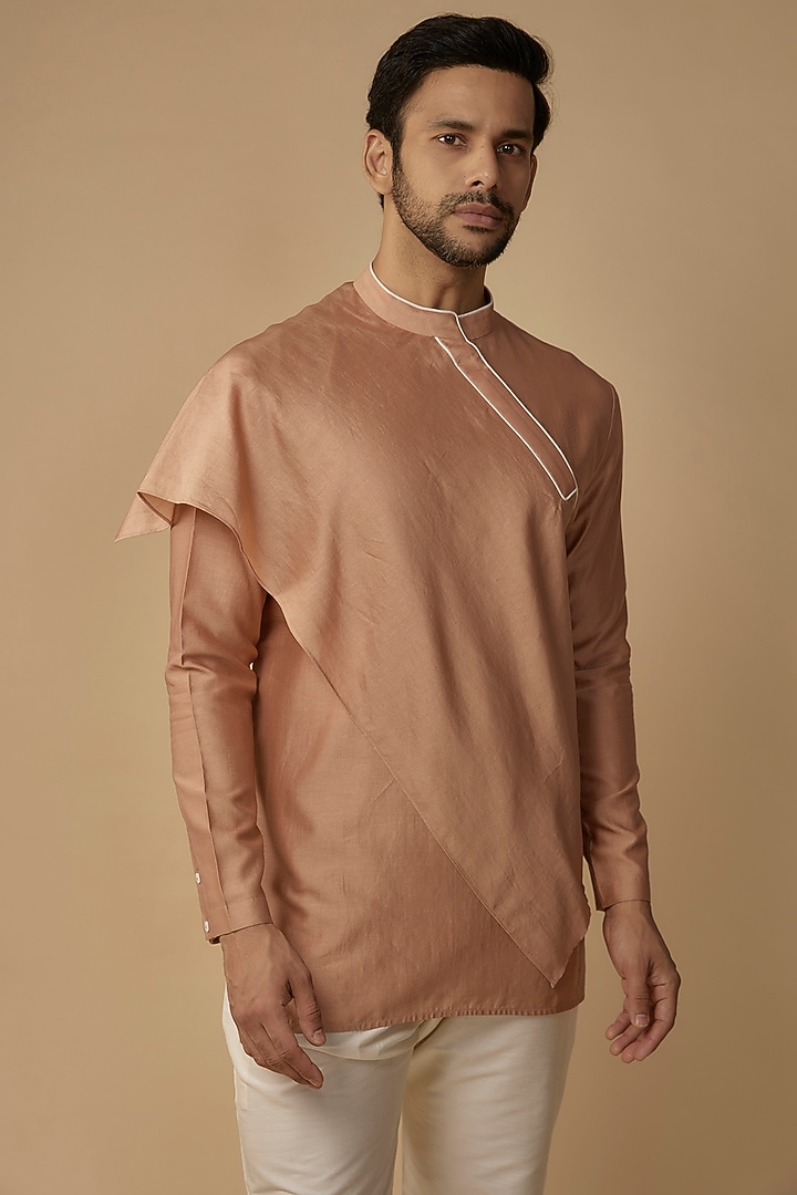 Rose Cotton Silk Asymmetrical Kurta by Antar Agni Men at Pernia's Pop Up Shop