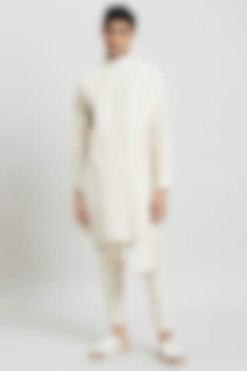 Ivory Cotton Silk Kurta by Antar Agni Men at Pernia's Pop Up Shop