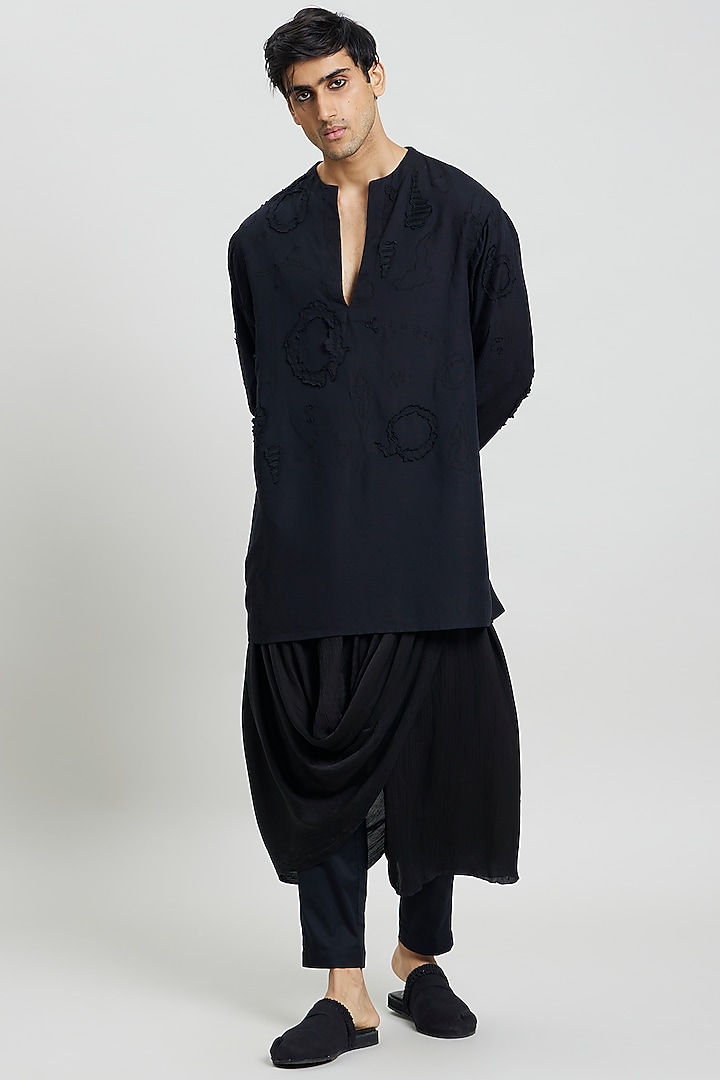 Black Cotton Linen Kurta by Antar Agni Men at Pernia's Pop Up Shop