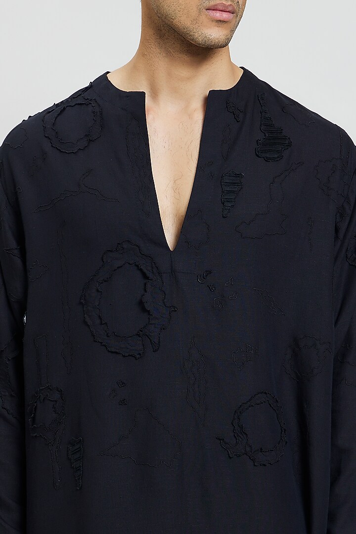 Black Cotton Linen Kurta by Antar Agni Men at Pernia's Pop Up Shop