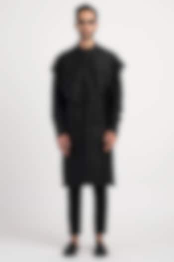 Black Cotton Silk Kawach Kurta by Antar Agni Men at Pernia's Pop Up Shop