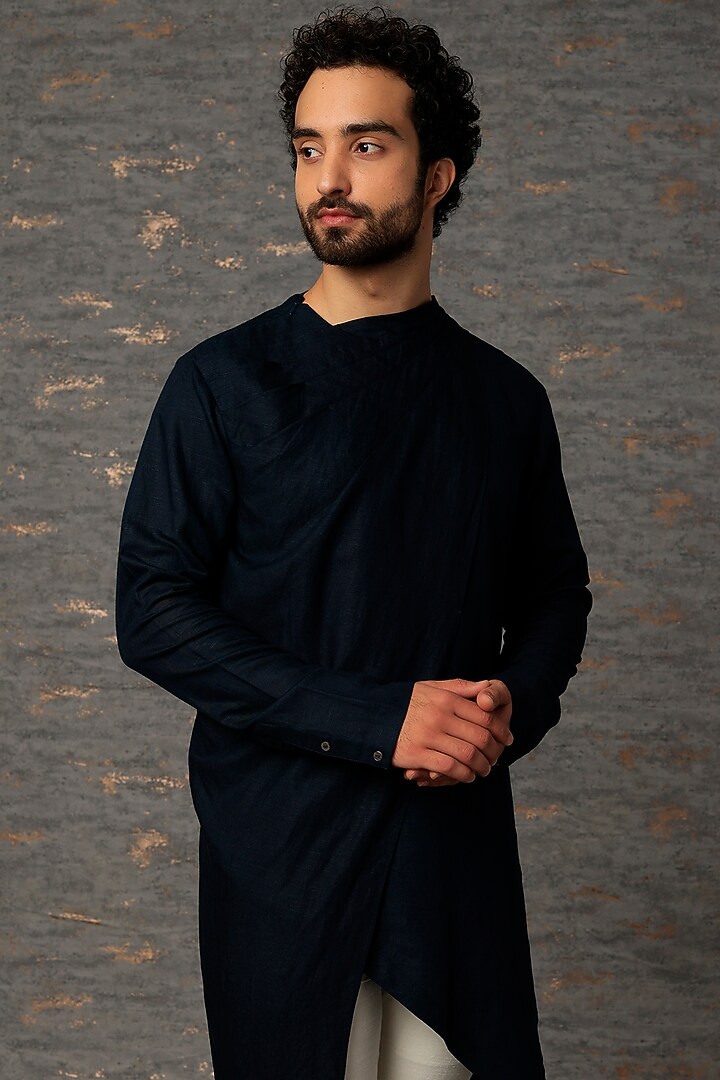Navy Blue Linen Blend Kurta by Antar Agni Men at Pernia's Pop Up Shop