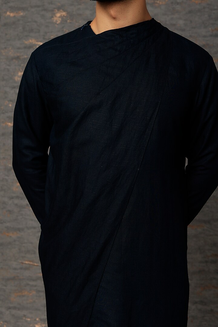Navy Blue Linen Blend Kurta by Antar Agni Men at Pernia's Pop Up Shop