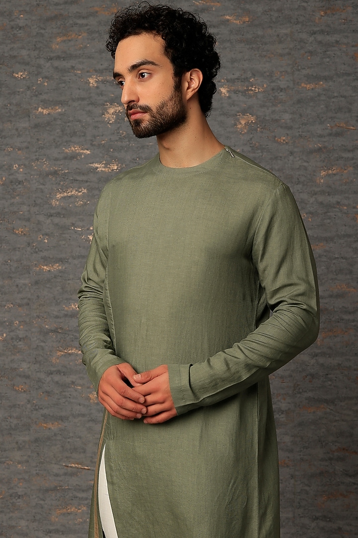 Olive Green Linen Blend Kurta by Antar Agni Men at Pernia's Pop Up Shop