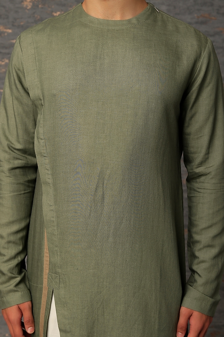 Olive Green Linen Blend Kurta by Antar Agni Men at Pernia's Pop Up Shop