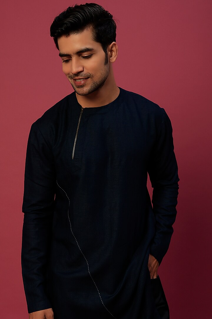 Navy Blue Linen Blend Kurta by Antar Agni Men at Pernia's Pop Up Shop