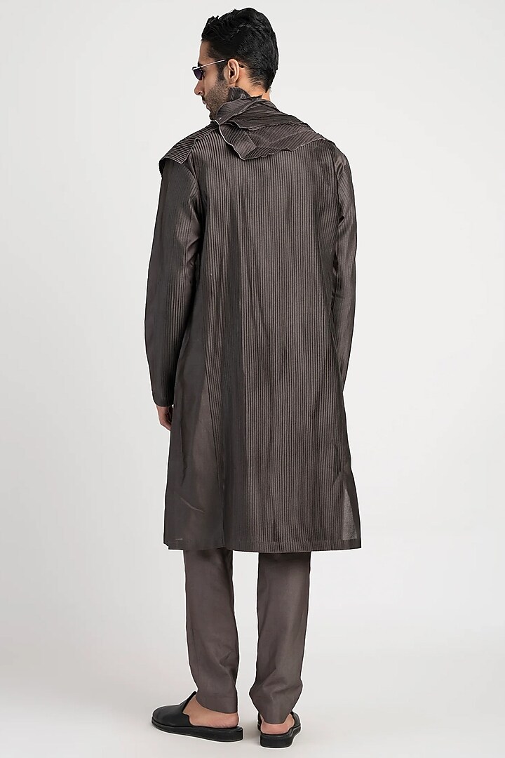 Grey Cotton Silk Kurta by Antar Agni Men at Pernia's Pop Up Shop