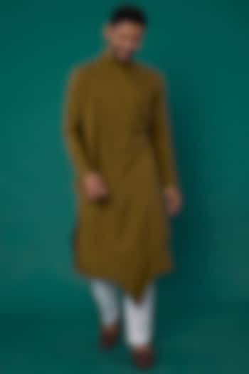 Mustard Linen Blend Kurta by Antar Agni Men at Pernia's Pop Up Shop