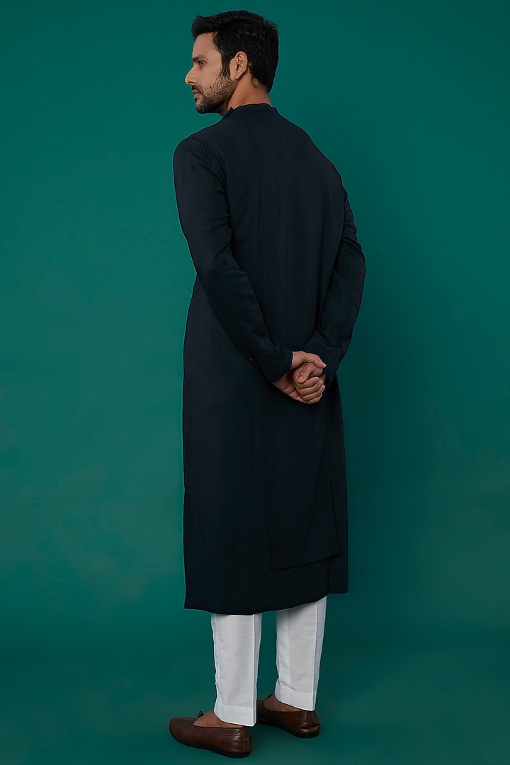 Blue Linen Blend Kurta by Antar Agni Men at Pernia's Pop Up Shop