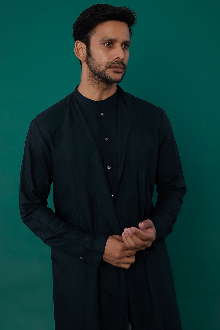 Blue Linen Blend Kurta by Antar Agni Men at Pernia's Pop Up Shop