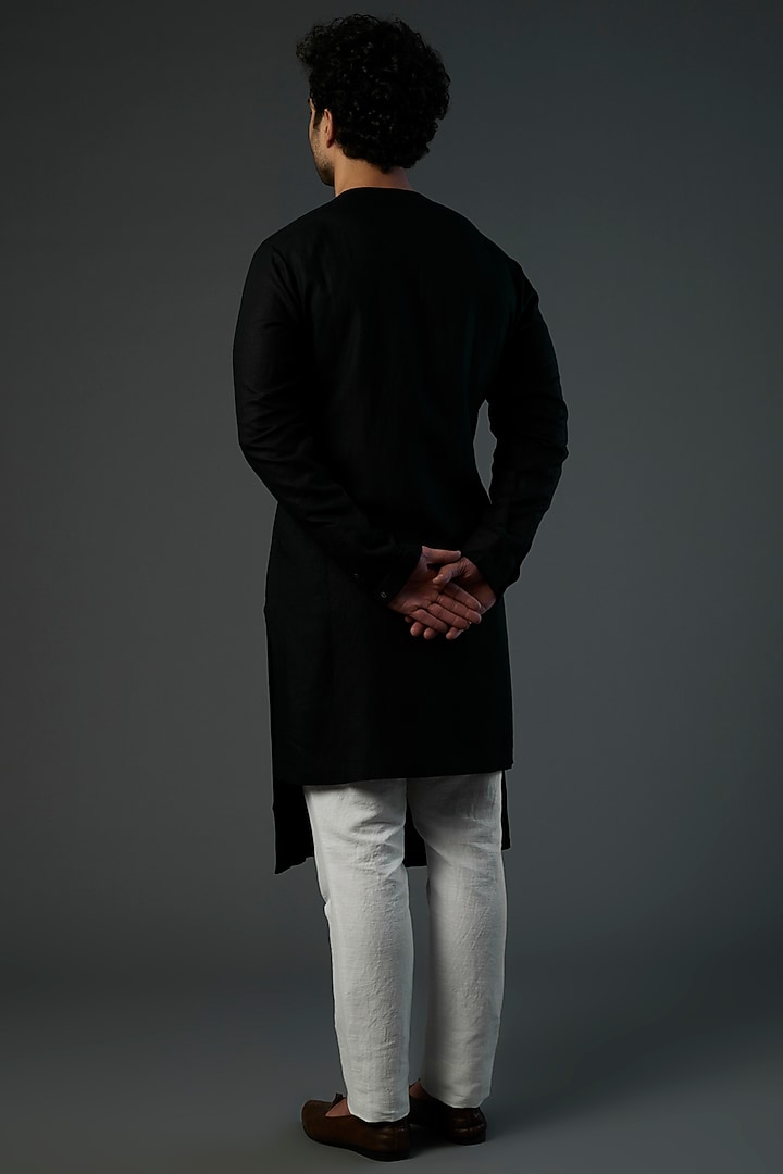 Black Linen Blend Kurta by Antar Agni Men at Pernia's Pop Up Shop