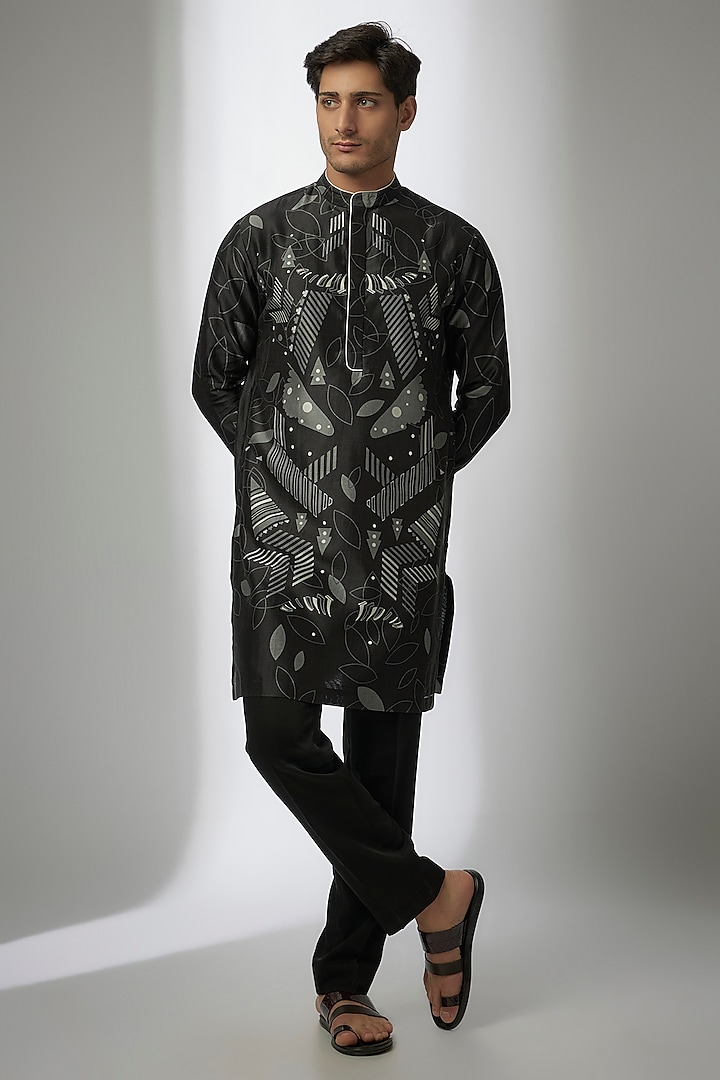 Dark Grey Cotton Silk Printed Kurta by Antar Agni Men