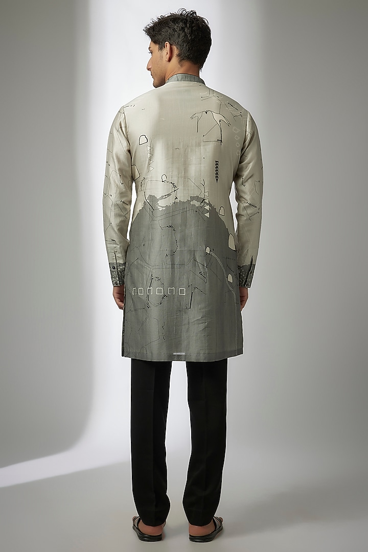 Grey & Ivory Cotton Silk Printed Kurta by Antar Agni Men at Pernia's Pop Up Shop