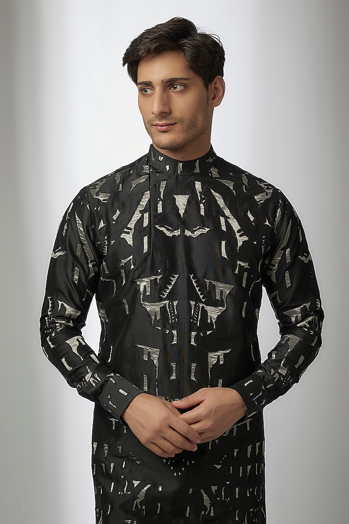 Grey Cotton Silk Printed Kurta by Antar Agni Men at Pernia's Pop Up Shop