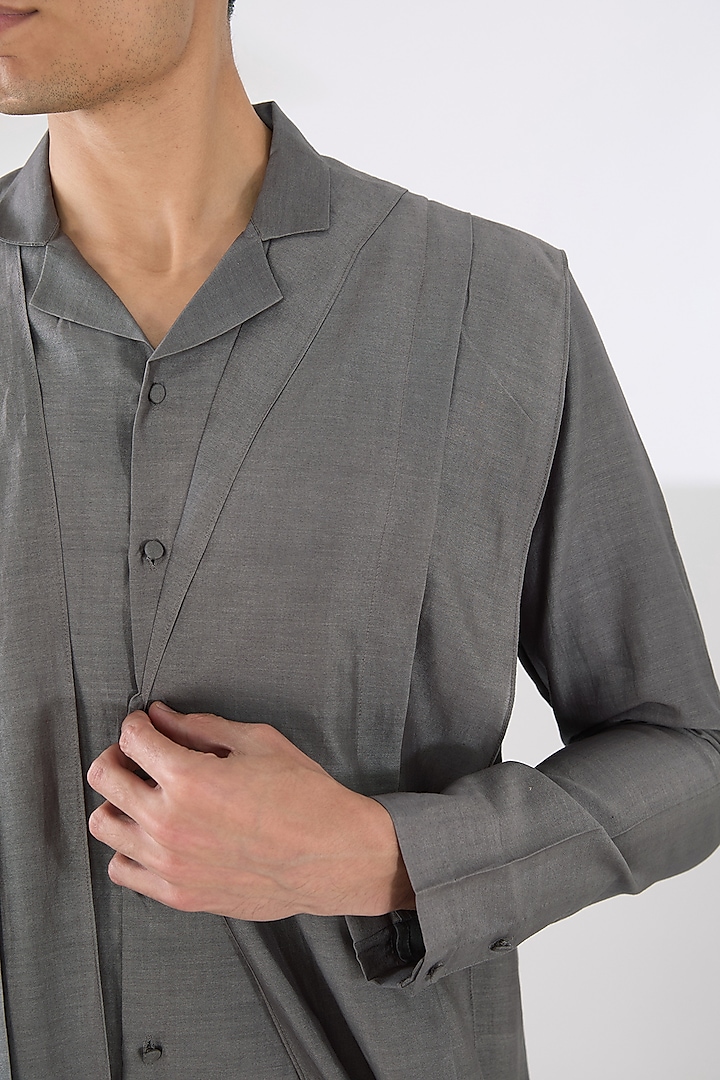 Smoke Grey Cotton Silk Asymmetric Kurta by Antar Agni Men at Pernia's Pop Up Shop